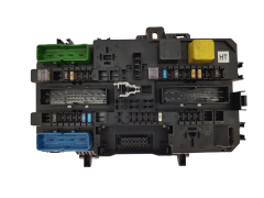 Boîtier Fusibles 13222173 5DK008669-33 Opel GM Hella 19836