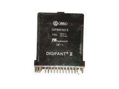 Calculateur Ecu Audi 037906022E  Siemens 25284
