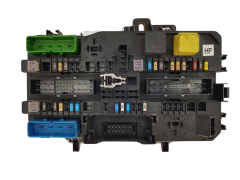 Calculateur 13206758 5DK008669-62 Opel GM Hella 1552