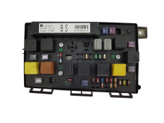 Boîtier Fusibles 13145039 5DK008668-30 Opel GM Hella