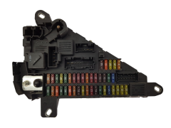 Boîtier Fusibles BMW 518956024 6906618-04