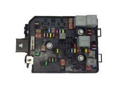 Boîtier Fusibles 39068006 30959L CP5 Opel