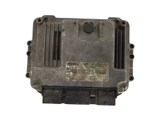 Calculateur 0281011237 8200305678 8200284704 Renault Bosch 3638