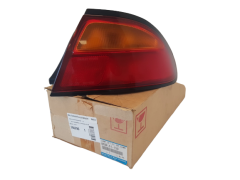 Phare De Voiture Droit Arrière Mazda 323 8FBP51150