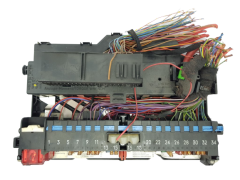 Boîtier Fusibles BMW 8364540 8364542 8387153