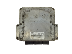 Calculateur 0281011325 8200309318 8200309329 Renault Bosch 17217