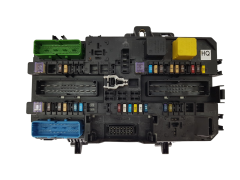 Boîtier Fusibles Opel 13220831 5DK008669-53 GM Hella 19106 Boîtier Fusibles Opel 13220831 5DK008669-53 GM Hella 19106