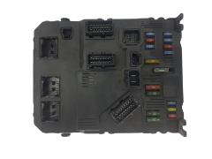 Calculateur BSI E02-00 9653667680 S118085220E PSA Siemens 1827