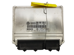 Calculateur VW Audi 0261204805 8D0907558E Bosch