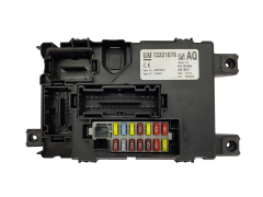 Calculateur 13321078 AQ 28279971 Opel GM 20045 Calculateur 13321078 AQ 28279971 Opel GM 20045