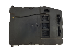 Calculateur UCH X84 N3 8200306437 S118400310K Renault Siemens 1518