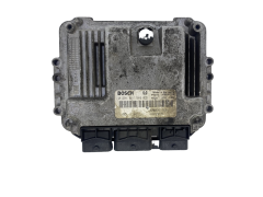Calculateur 0281011549 8200391966 8200370779 Renault Bosch 51699
