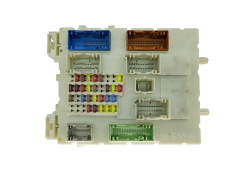 Calculateur Ford 97RI010012 116RA000084 DV6T-14A073-DH FoMoCo Calculateur Ford 97RI010012 116RA000084 DV6T-14A073-DH FoMoCo