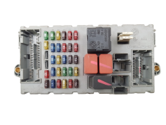 Boîtier Fusibles Fiat Punto 2 46774357 46774360