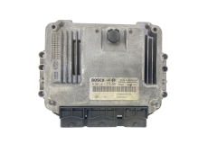 Calculateur 0281011275 8200305678 8200269879 Renault Bosch 54373