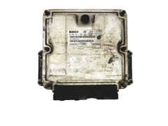 Calculateur 0281011281 P04727770AC Chrysler Bosch 17820