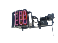 Boîtier Fusibles 8A0937530   Audi 