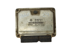 Calculateur 0281010965 038906012GJ Skoda VW Bosch 15396