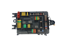 Boîtier Fusibles 6114 V8 9389070 01 BMW 37880 Boîtier Fusibles 6114 V8 9389070 01 BMW 37880