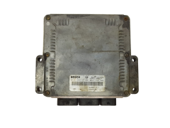 Calculateur 0281010637 8200211711 8200085386 Renault Bosch 14699