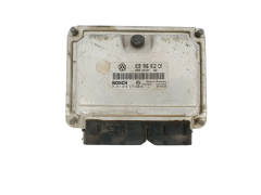 Calculateur 038906012CM 0281010379 VW Bosch 39012