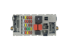 Boîtier Fusibles Fiat 51744898 NPL 46520600 Delphi 34738
