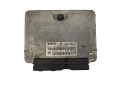 Calculateur 0281010050 09181243 DY 28SA4109 Opel Bosch 3613