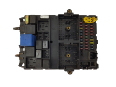 Boîtier Fusibles Jeep 04831433AA 518722103 20851