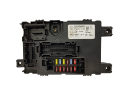 Boîtier Fusibles Fiat 00517954290 28079637 Delphi 19728