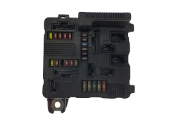 Calculateur UPC X84 N2 8200306032C S118399200F Renault Siemens 1958 Calculateur UPC X84 N2 8200306032C S118399200F Renault Siemens 1958