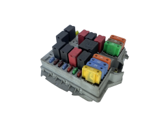 Boîtier Fusibles 46835603 Fiat 50597 Boîtier Fusibles 46835603 Fiat 50597