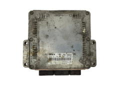 Calculateur Renault 0281011562 8200323120 8200362943 Bosch 14725
