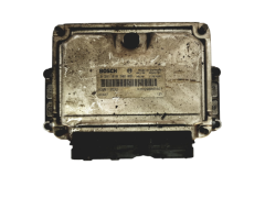 Calculateur 0281010502 8200118522 8200085921 Renault Bosch 19518