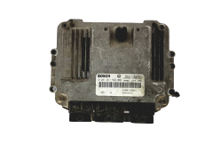 Calculateur 0281011549 8200310863 8200370779 Renault Bosch 24522