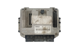 Calculateur 0281012589 8200527725 8200527756 Renault Bosch 38394
