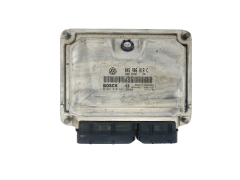 Calculateur 045906019C 0281010697 VW Bosch 45644