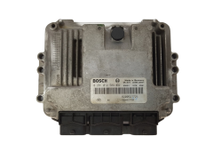 Calculateur 0281012589 8200527725 8200527756 Renault Bosch 3206