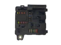 Calculateur UPC X84 N3 8200306033 S118399300K Renault Siemens 1769 Calculateur UPC X84 N3 8200306033 S118399300K Renault Siemens 1769