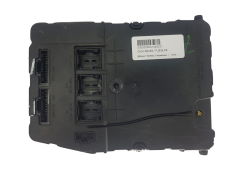 Calculateur UCH N3 8200525386 S118400250D Renault Siemens 1848 Calculateur UCH N3 8200525386 S118400250D Renault Siemens 1848