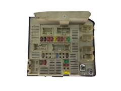 Calculateur USM-X61 8201044237 519220305 Renault 2035 Calculateur USM-X61 8201044237 519220305 Renault 2035