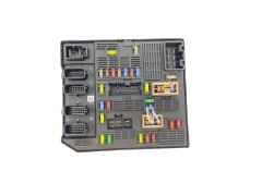 Calculateur USM L38 J4 284B60738R 28-4057-2302-3-00 Renault Calculateur USM L38 J4 284B60738R 28-4057-2302-3-00 Renault