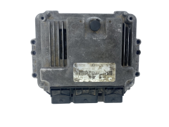 Calculateur 0281011646 8200305678 8200355802  Renault Bosch 49201
