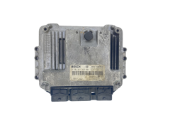 Calculateur 0281011275 8200305678 8200269879 Renault Bosch 61865
