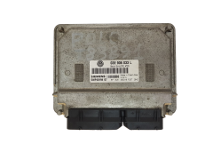 Calculateur 03E906033L 5WP40194 07 VW Siemens 30701