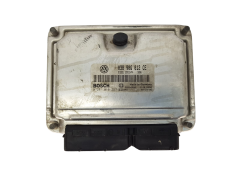 Calculateur 038906012CE 0281010257 Skoda Bosch 3373