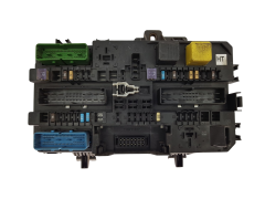 Boîtier Fusibles 13222173 5DK008669-33 Opel GM Hella 20754 Boîtier Fusibles 13222173 5DK008669-33 Opel GM Hella 20754