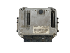 Calculateur 0281011646 8200305678 8200355802  Renault Bosch 38564