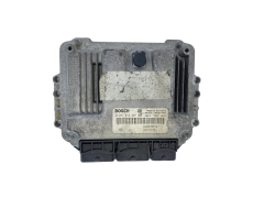 Calculateur 0281013907 8200705747 8200705748 Renault Bosch 60740