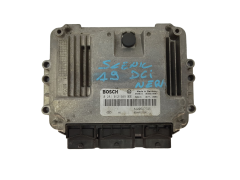 Calculateur 0281012589 8200527725 8200527756 Renault Bosch 13757