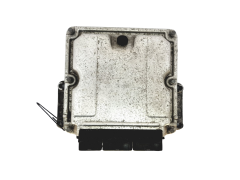 Calculateur 0281010556 8200153946 8200095416 Renault Bosch 22431